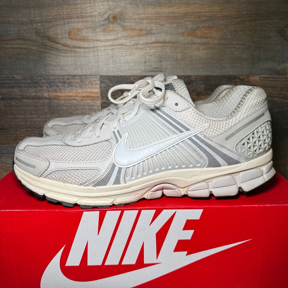 Nike Zoom Vomero 5 Running Shoes - Size Men's 13